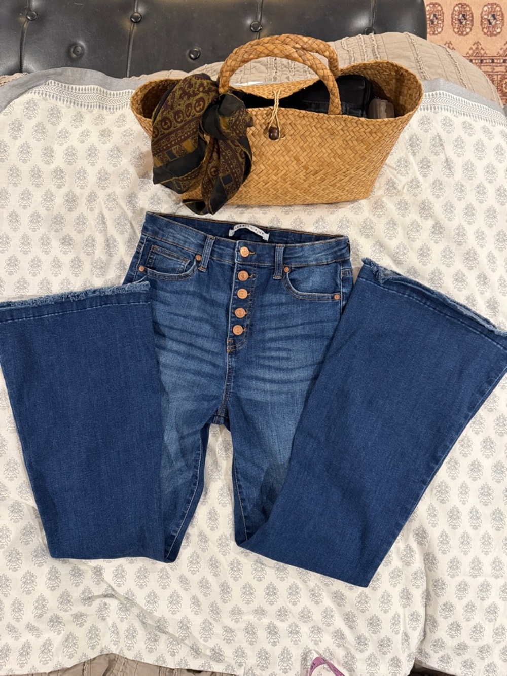 Celebrity Pink Dark Blue High-Rise Wide Leg Button-Fly Jeans